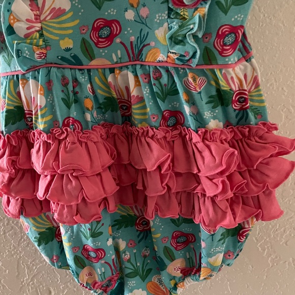 Size 18-24 Month Ruffle Butts Romper - Picture 8 of 8